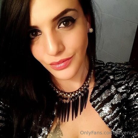 mollige emo-onlyfans kunst sexy fotos