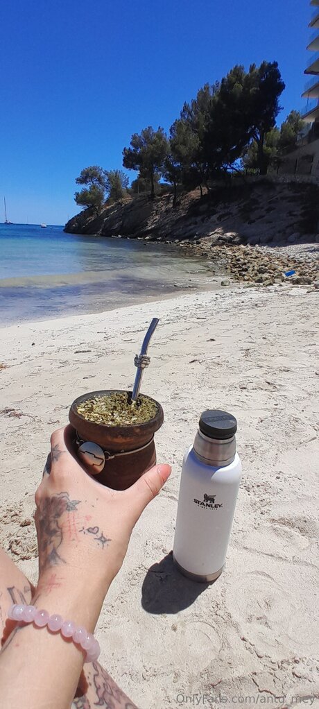 Anto Mey schöne nackt fotos