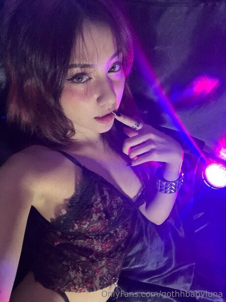 Gothhbabyluna hübsche erwachsene fotos