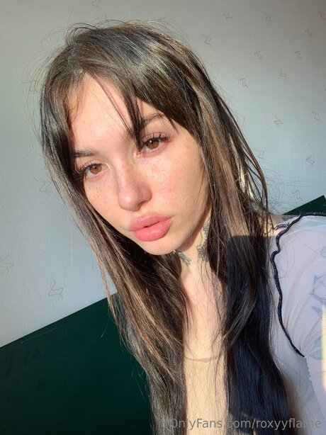Roxyyflame hübsche nackt bild