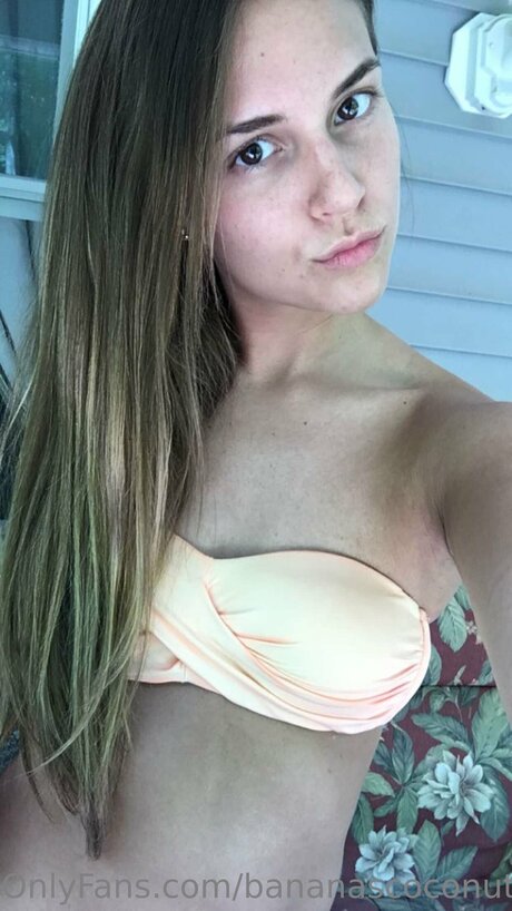 Kellycalifree schauspielerin erotische bilder