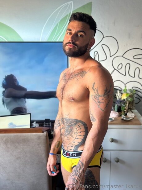 Master Ikarus nacktheit perfekte bild