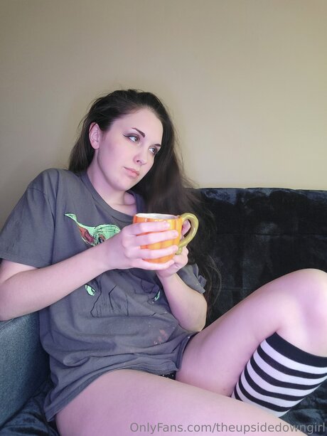 oma onlyfans heiße akt bild