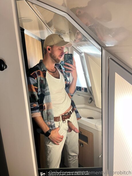 Victorobitch nackt kunst foto