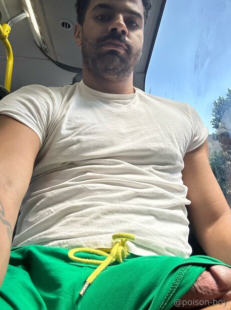 Poison Boy exklusive nacktheit archiv