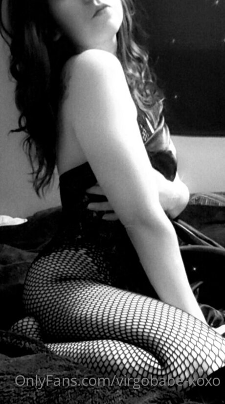 Virgobabe Xoxo schöne nackt bilder