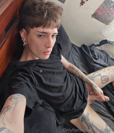 Sxorcismo model sex bilder