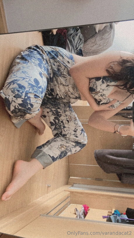 Callmevaranda2 sexy nacktheit archiv