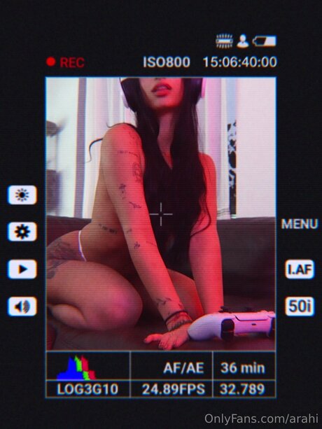 Arahi nacktheit schöne foto