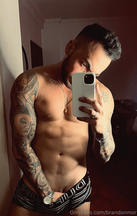 Brandonmor model heiße galerie