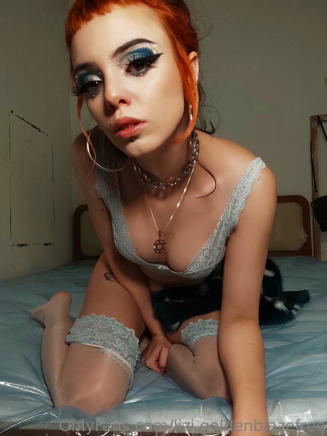 Lizi Goldenblazefree nacktheit erwachsene fotos