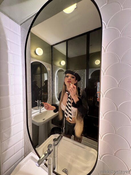 Nikkitaslayer pornostar nackten bilder