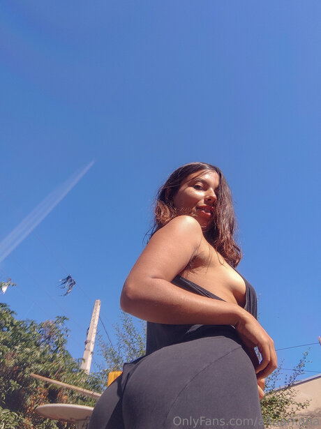 A4uari Ana hübsche erotische fotos