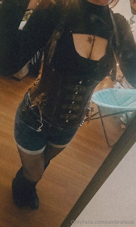 Umbrafaux schauspielerin sexy foto