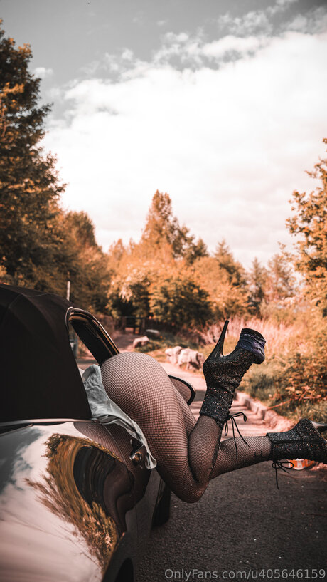 U405646159 schauspielerin heiße bilder