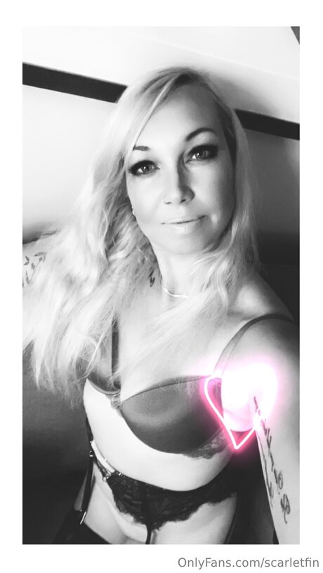 Scarletfin pornostar erotische bild