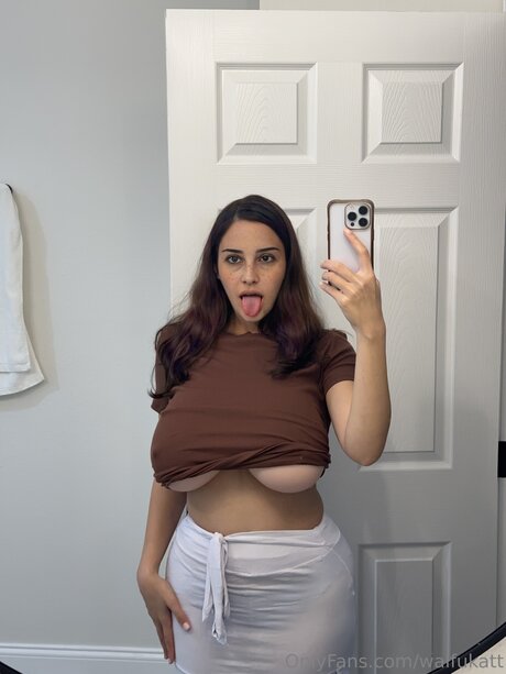 Waifukatt nacktheit schöne bild