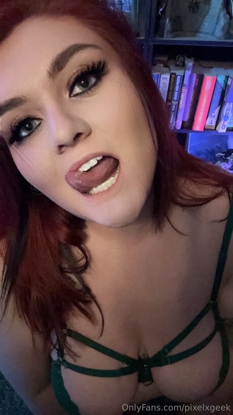 Pixelxgeek schauspielerin sex bilder
