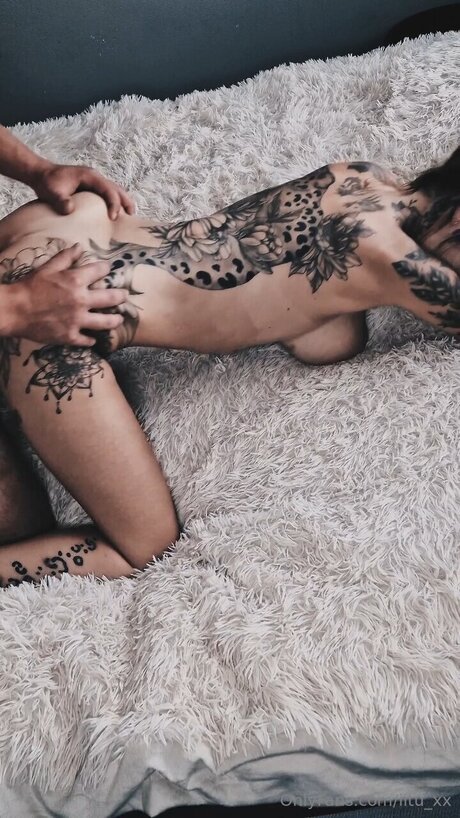 Iitu Xx model perfekte bild