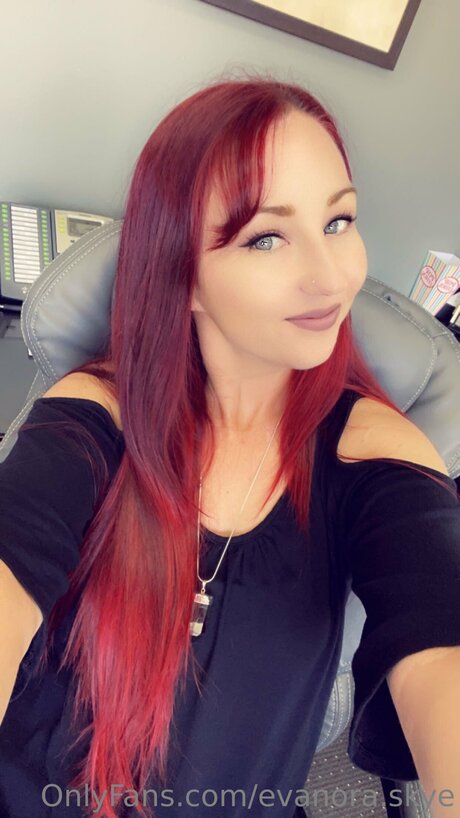 Evanora Skye exklusive nackt bilder