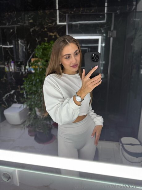 Alexiaasher nackt galerie