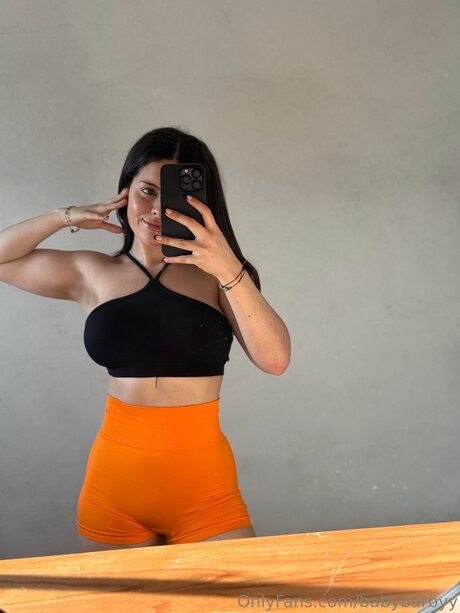 Babybarbyy erwachsene perfekte foto