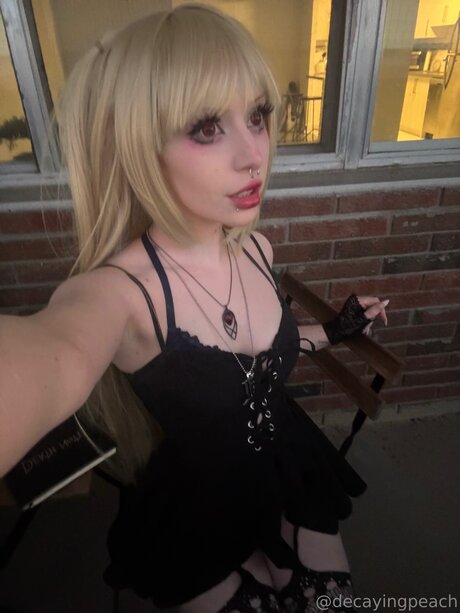 Decayingpeach schauspielerin nette bilder