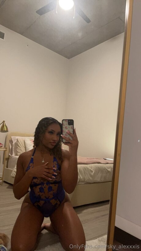 Sky Alexxxis pornostar kostenlose bilder