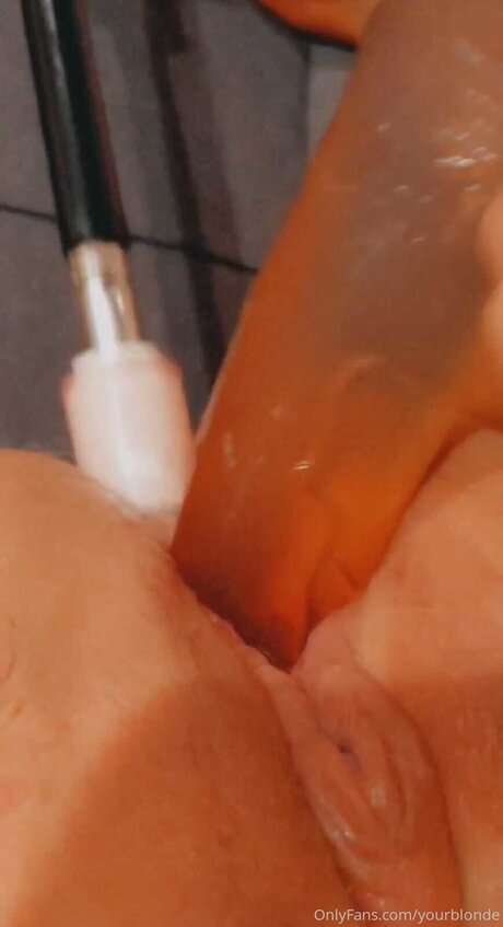Yourblonde sexy nacktheit fotos