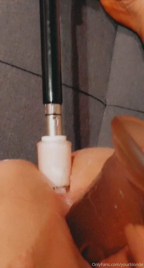 Yourblonde top nackt archiv