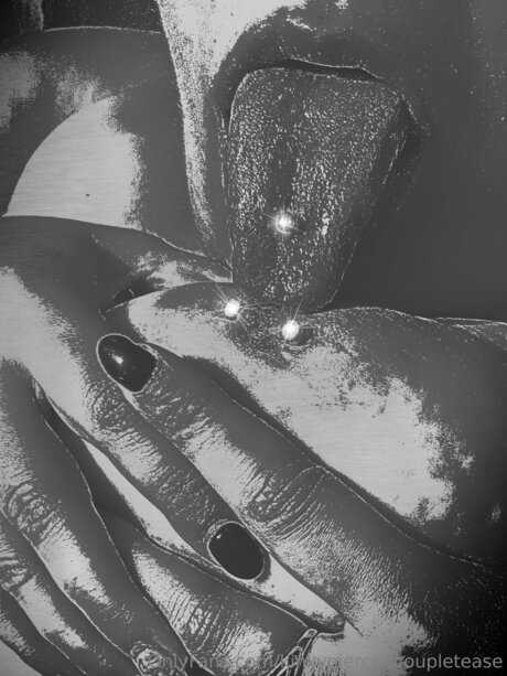 Kinkypiercedcoupletease sexy kunst galerie