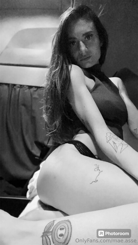 Maepurple Off erotische pornografische fotos