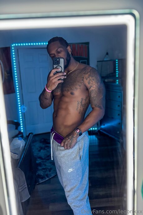 Leobrixxx schauspielerin akt fotos