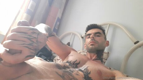 Qweriusshow pornostar nette fotos