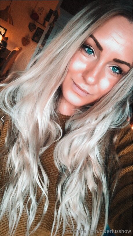 Qweriusshow hübsche nackten foto