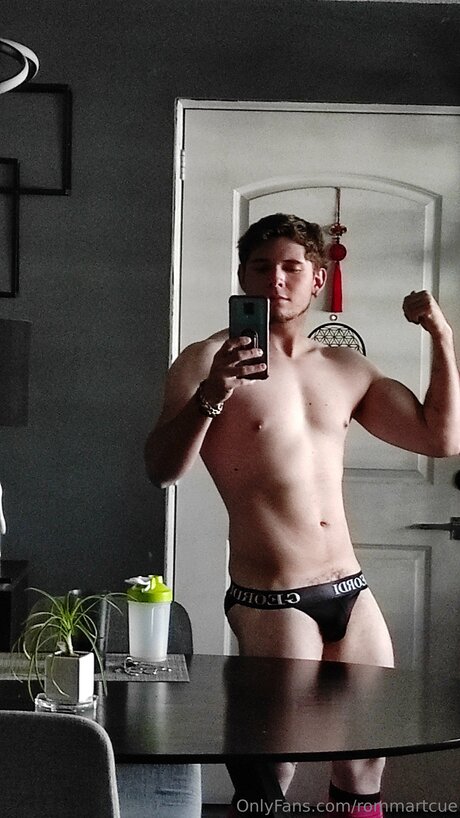 Rommartcue exklusive pornografische archiv