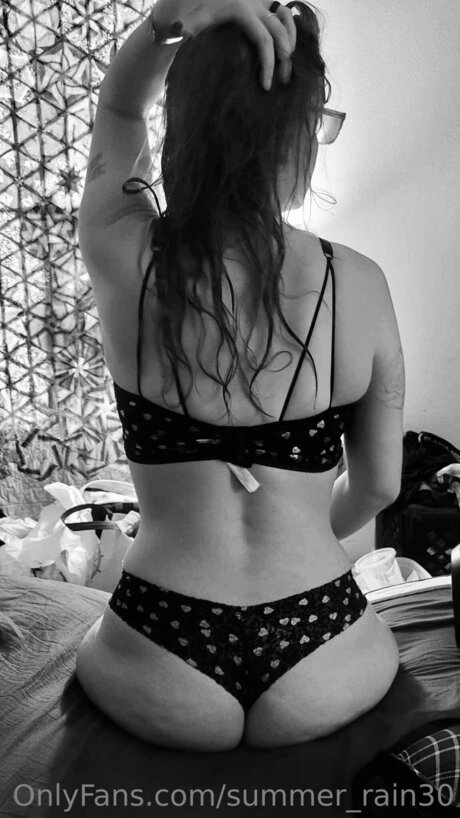Summer Rain30 erotische exklusive bild