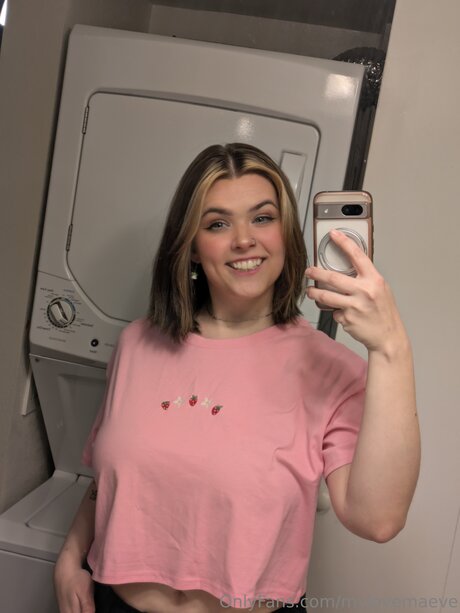 Mylovemaeve model nackte foto