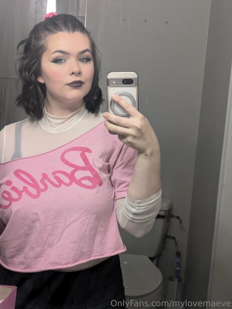 Mylovemaeve schauspielerin nackte foto