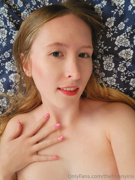 Thebunnyiris hübsche nackte bilder