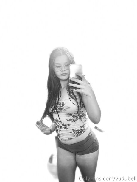 Vudubell nacktheit freie bilder