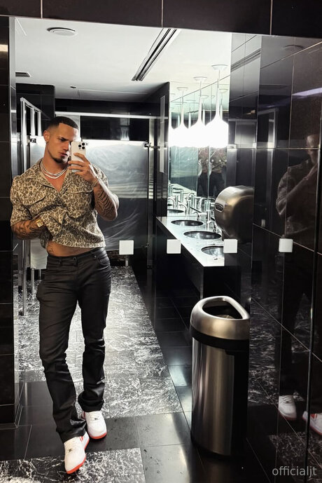 Officialjt freie nacktheit foto