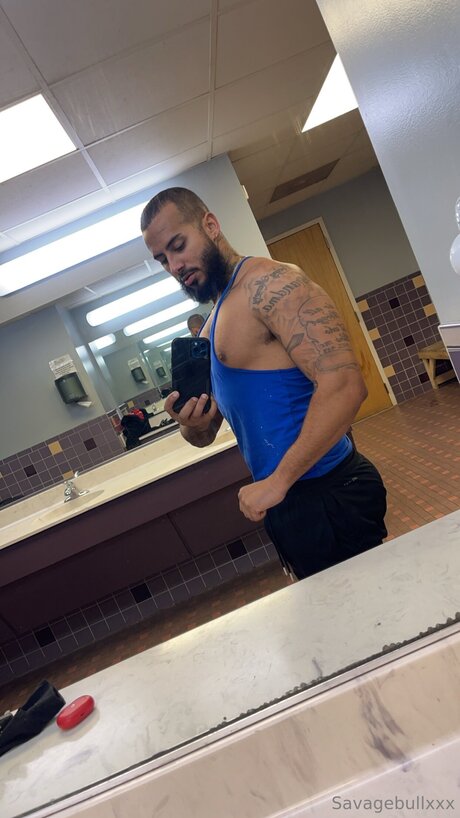 Savagebullxxxfree heiße nackt bilder