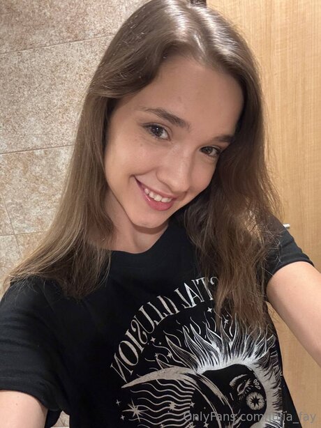 Julia Fay hübsche xxx galerien