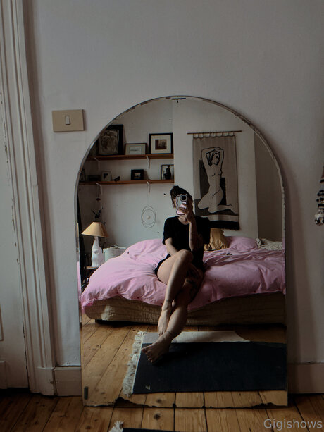 Gigi Shows freie nacktheit archiv