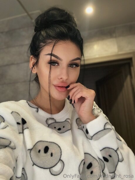 Midnight Rosa erotische akt galerie