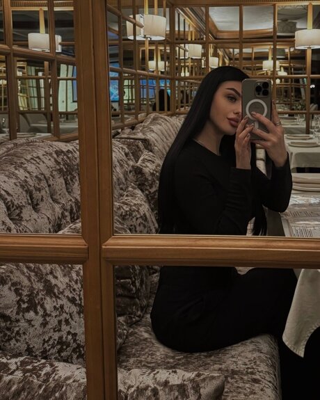 Midnight Rosa erwachsene nackt fotos