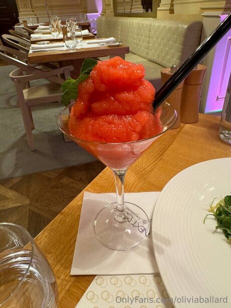 Oliviaballard kunst hd foto