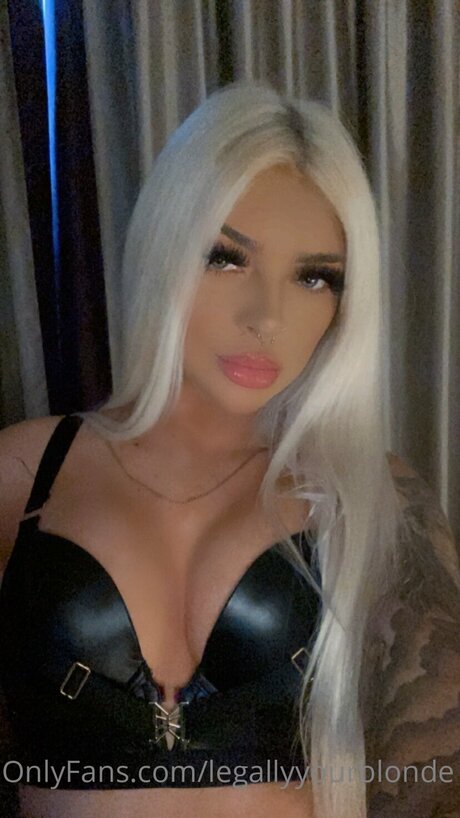 Legallyyourblonde xxx sex foto