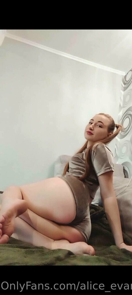 Alice Evanss nacktheit top foto